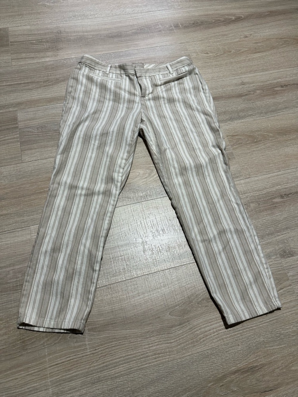 Woman’s Striped Linen-Blend capris Beige/White